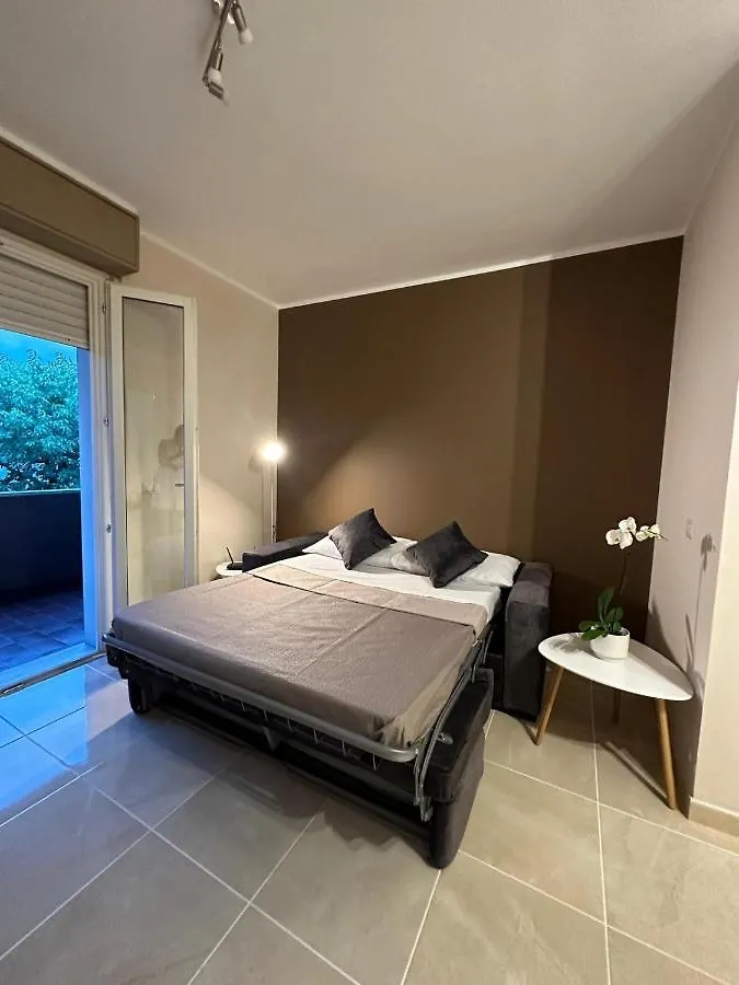 Desenzanino Apartment Twelve Desenzano del Garda Italy