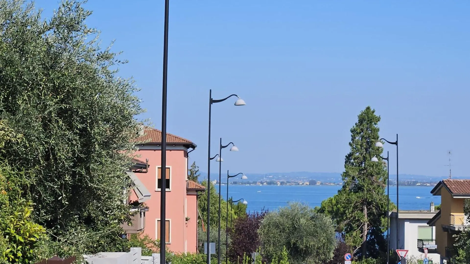 Desenzanino Apartment Twelve Desenzano del Garda
